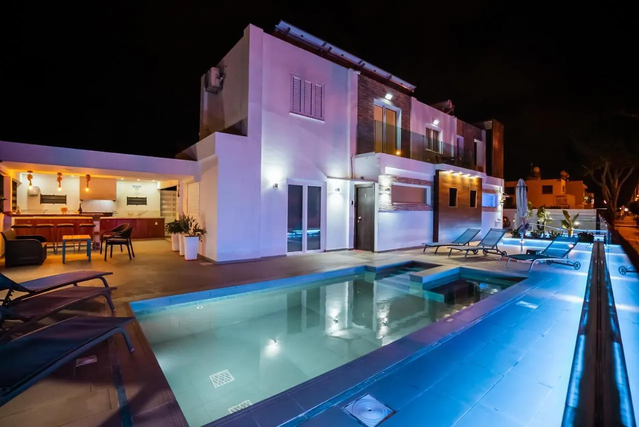 Tsolias Apartments Πρωταράς